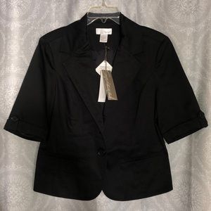 NWT Spiegel black, single breasted, two button, half sleeve jacket. Size 14.